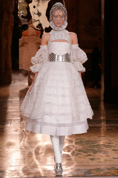 Look 1